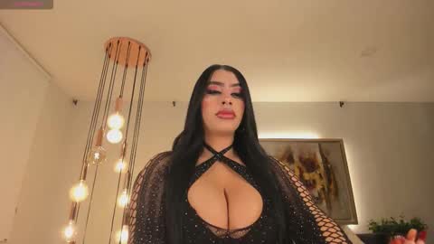 Snapshot of leahlombardi_ chatting on October 5, 3:05 am leahlombardi_ online show from October 5, 3:05 am