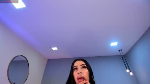 Snapshot of leahlombardi_ chatting on December 4, 3:16 am leahlombardi_ online show from December 4, 3:16 am