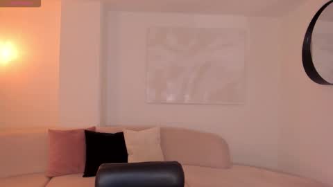 leahnovac online show from October 28, 11:14 am