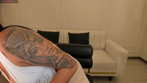 leahnovac online show from November 25, 10:59 am