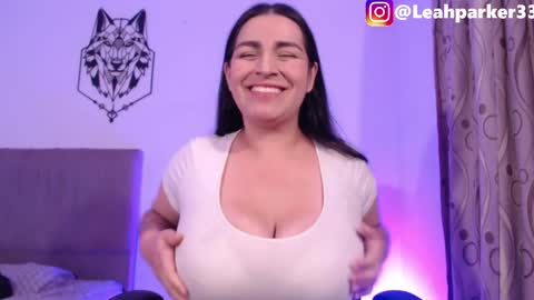 leahparker33 online show from May 1, 4:06 am
