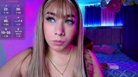 Snapshot of leahtemptation chatting on January 14, 8:09 am leah online show from January 14, 8:09 am