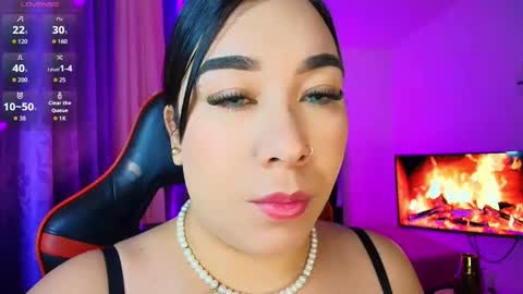 Snapshot of leahtemptation chatting on October 24, 10:33 am leah online show from October 24, 10:33 am