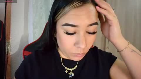 leah online show from June 21, 7:22 am