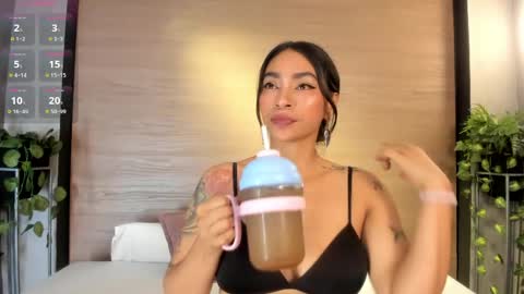 Hey Im Lea online show from June 7, 12:20 pm