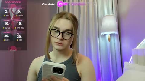 Leanu online show from December 4, 8:12 am