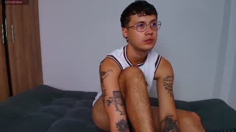 leaneseb online show from July 10, 6:32 pm