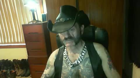 leathergreaser online show from March 18, 11:08 pm