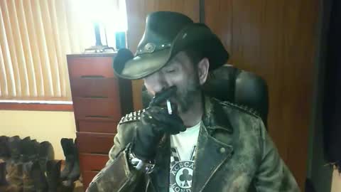 leathergreaser online show from May 27, 9:34 pm