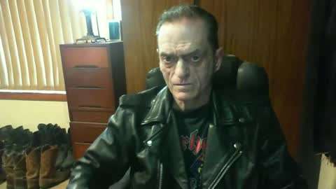 leathergreaser online show from June 16, 10:12 pm