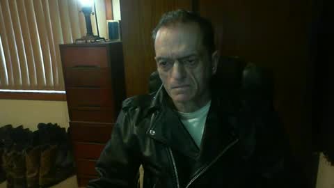 leathergreaser online show from June 17, 10:21 pm