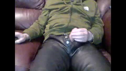 leatherpants68 online show from November 6, 8:43 pm