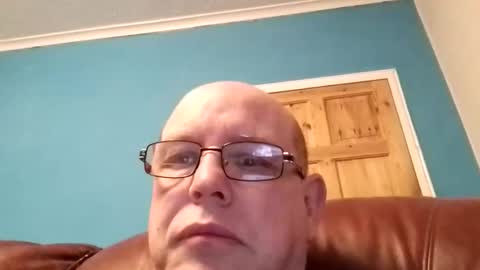 leatherpants68 online show from April 28, 9:09 pm