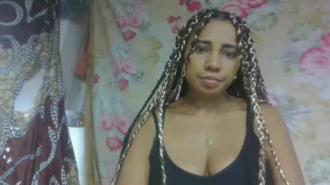 leatiana online show from April 4, 7:33 pm