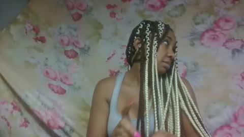 leatiana online show from April 22, 3:09 am