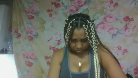 leatiana online show from April 25, 1:19 am