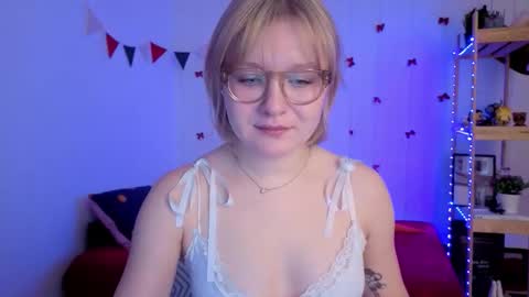 Ellie online show from February 9, 7:12 am