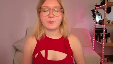 Ellie online show from July 28, 7:04 am