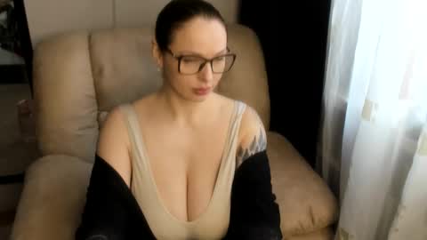 Snapshot of lecherous_wife chatting on February 25, 10:47 am Anna online show from February 25, 10:47 am