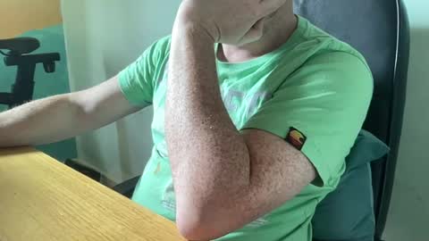 Snapshot of lee_8891 chatting on July 28, 9:59 am lee_8891 online show from July 28, 9:59 am
