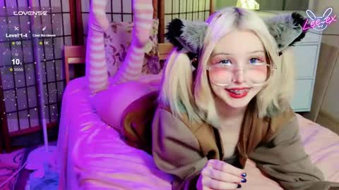 Snapshot of lee_ex chatting on February 6, 12:26 am Lee ex online show from February 6, 12:26 am