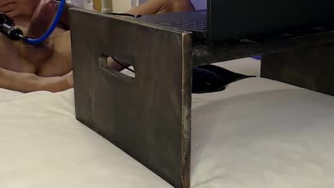 Snapshot of leecox777 chatting on October 24, 8:33 am Lee Cox online show from October 24, 8:33 am