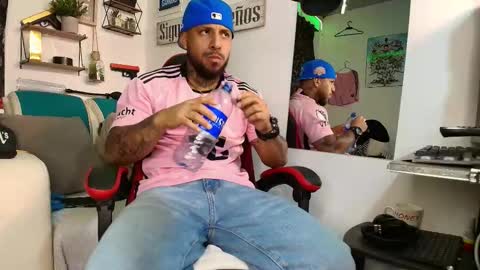 Snapshot of leenar_key chatting on November 9, 2:54 am leenar_key online show from November 9, 2:54 am