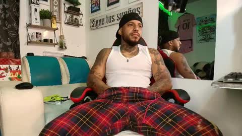 Snapshot of leenar_key chatting on November 29, 2:42 pm leenar_key online show from November 29, 2:42 pm