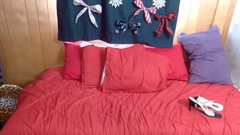 Leesdesires online show from December 8, 5:22 pm