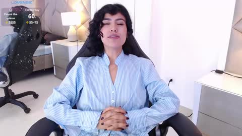 Snapshot of leethompson_ chatting on February 4, 3:04 pm Leet  online show from February 4, 3:04 pm