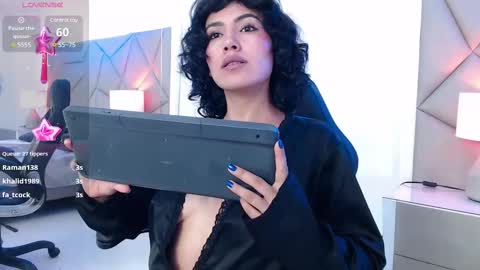 Snapshot of leethompson_ chatting on February 26, 4:56 pm Leet  online show from February 26, 4:56 pm