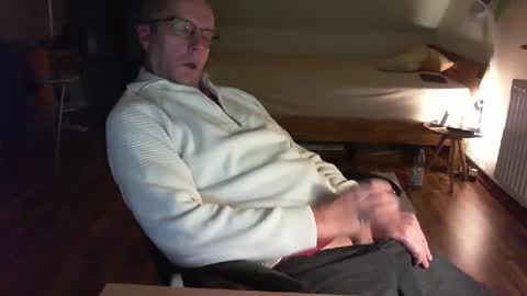 Snapshot of lefti27 chatting on January 19, 12:06 am Dave online show from January 19, 12:06 am