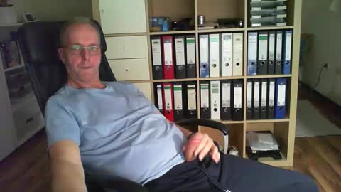 Snapshot of lefti27 chatting on October 11, 4:27 pm Dave online show from October 11, 4:27 pm