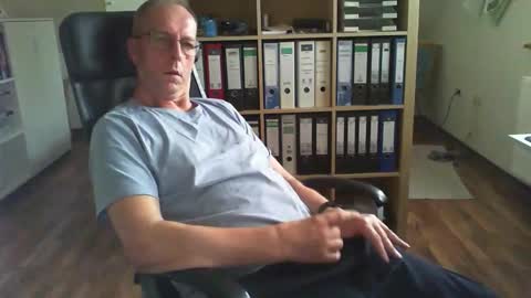 Snapshot of lefti27 chatting on October 13, 3:34 pm Dave online show from October 13, 3:34 pm