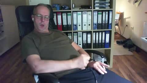 Snapshot of lefti27 chatting on October 16, 9:16 pm Dave online show from October 16, 9:16 pm