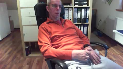 Snapshot of lefti27 chatting on November 9, 1:31 pm Dave online show from November 9, 1:31 pm