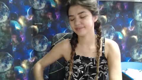 Snapshot of legenda_liya chatting on November 13, 7:07 am Liya online show from November 13, 7:07 am