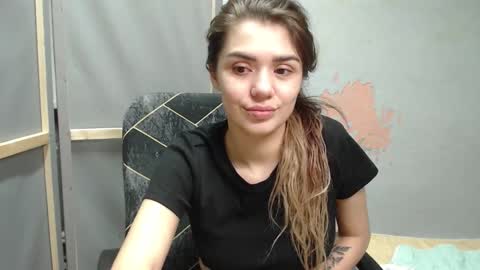 Snapshot of legenda_liya chatting on November 17, 4:57 pm Liya online show from November 17, 4:57 pm