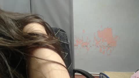 Snapshot of legenda_liya chatting on December 4, 5:32 pm Liya online show from December 4, 5:32 pm