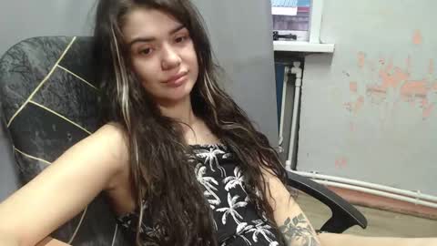 Snapshot of legenda_liya chatting on December 5, 11:30 am Liya online show from December 5, 11:30 am