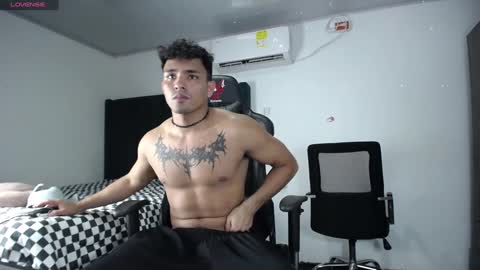 Snapshot of lei_77 chatting on December 5, 1:14 am Lei online show from December 5, 1:14 am