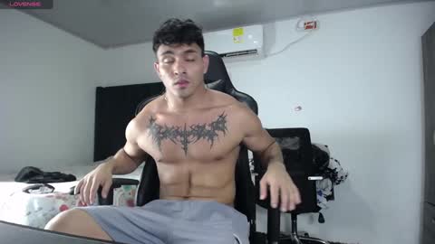 Snapshot of lei_77 chatting on December 20, 10:22 pm Lei online show from December 20, 10:22 pm