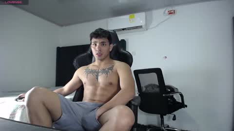 Snapshot of lei_77 chatting on December 27, 9:32 pm Lei online show from December 27, 9:32 pm