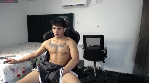 Snapshot of lei_77 chatting on January 5, 11:33 pm Lei online show from January 5, 11:33 pm