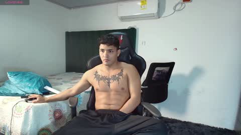 Snapshot of lei_77 chatting on January 20, 12:25 am Lei online show from January 20, 12:25 am