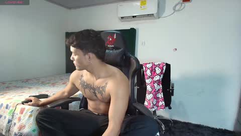 Snapshot of lei_77 chatting on January 25, 8:53 pm Lei online show from January 25, 8:53 pm