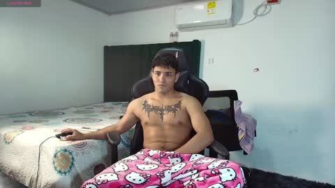 Snapshot of lei_77 chatting on February 3, 12:36 am Lei online show from February 3, 12:36 am