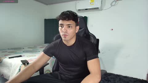 Snapshot of lei_77 chatting on February 7, 7:17 pm Lei online show from February 7, 7:17 pm