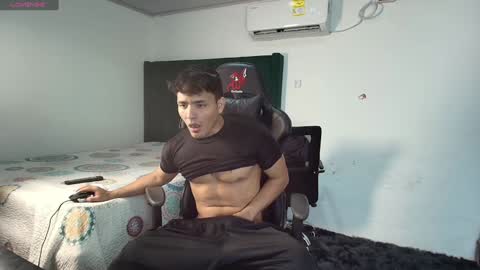 Snapshot of lei_77 chatting on February 7, 10:20 pm Lei online show from February 7, 10:20 pm