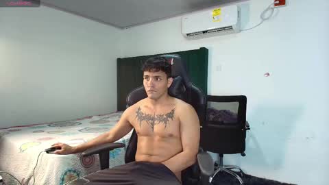 Snapshot of lei_77 chatting on February 11, 3:29 am Lei online show from February 11, 3:29 am